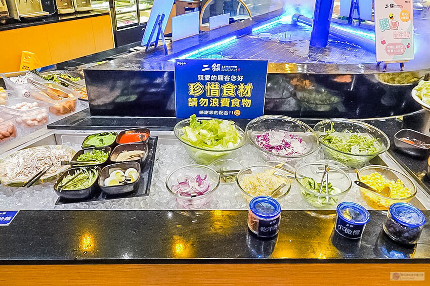 桃園火鍋吃到飽推薦!鬥牛士二鍋大仙肉盤超狂,平日午餐388元吃到飽。