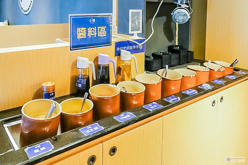 桃園火鍋吃到飽推薦!鬥牛士二鍋大仙肉盤超狂,平日午餐388元吃到飽。