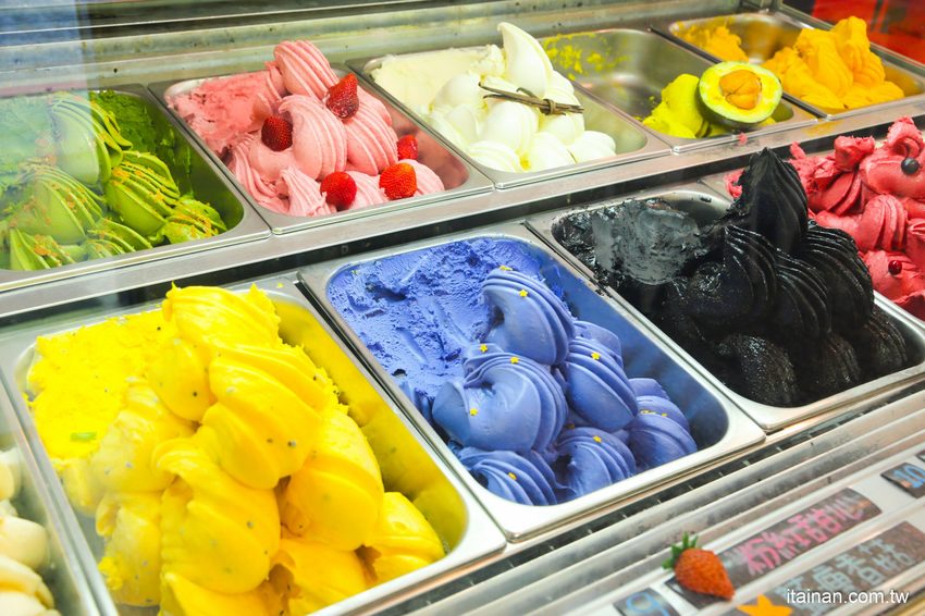 超吸睛!!審計新村超美打卡點，好吃好玩好拍!!『Dolce Luna甜月亮義大利手作冰淇淋』 - 台南好Food遊