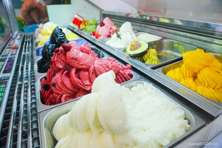 超吸睛!!審計新村超美打卡點，好吃好玩好拍!!『Dolce Luna甜月亮義大利手作冰淇淋』 - 台南好Food遊