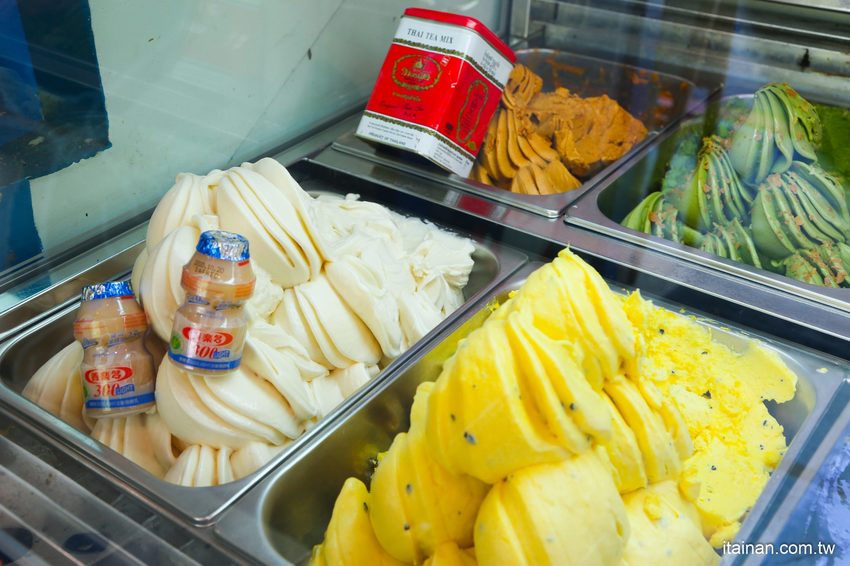 超吸睛!!審計新村超美打卡點，好吃好玩好拍!!『Dolce Luna甜月亮義大利手作冰淇淋』 - 台南好Food遊