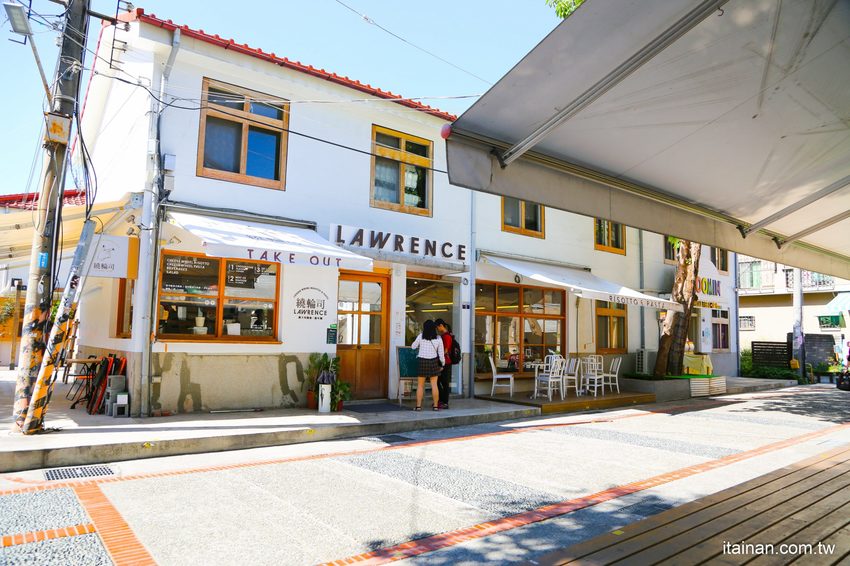 超吸睛!!審計新村超美打卡點，好吃好玩好拍!!『Dolce Luna甜月亮義大利手作冰淇淋』 - 台南好Food遊