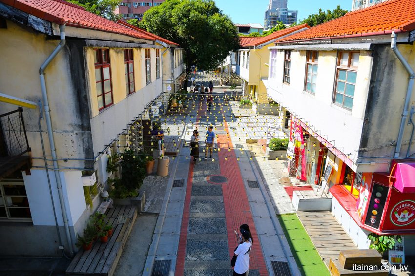 超吸睛!!審計新村超美打卡點，好吃好玩好拍!!『Dolce Luna甜月亮義大利手作冰淇淋』 - 台南好Food遊