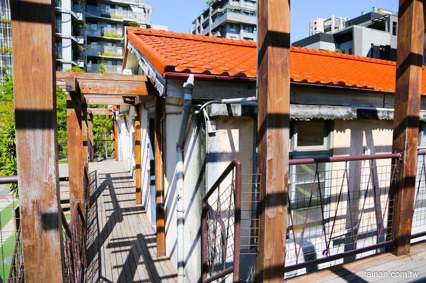 超吸睛!!審計新村超美打卡點，好吃好玩好拍!!『Dolce Luna甜月亮義大利手作冰淇淋』 - 台南好Food遊