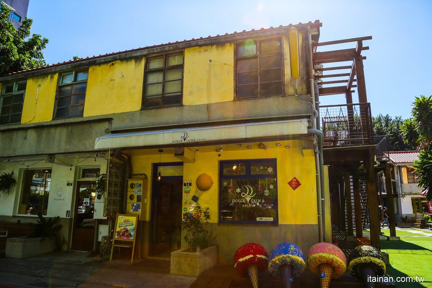 超吸睛!!審計新村超美打卡點，好吃好玩好拍!!『Dolce Luna甜月亮義大利手作冰淇淋』 - 台南好Food遊