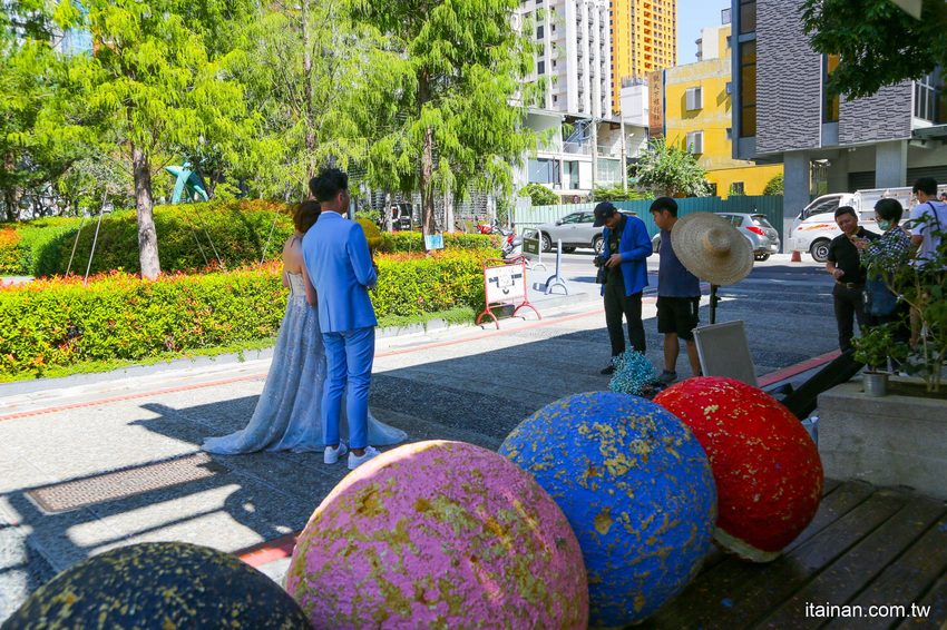 超吸睛!!審計新村超美打卡點，好吃好玩好拍!!『Dolce Luna甜月亮義大利手作冰淇淋』 - 台南好Food遊
