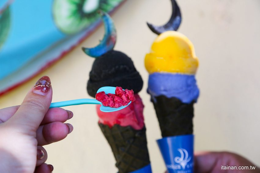 超吸睛!!審計新村超美打卡點，好吃好玩好拍!!『Dolce Luna甜月亮義大利手作冰淇淋』 - 台南好Food遊
