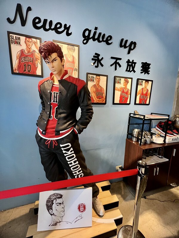 【台灣，桃園市，平鎮區】DUTE coffee ＆ bar 獨特咖啡，果然獨特！雪崩蛋糕視覺超療癒，飲品視覺味蕾也讓人超滿足！！（中壢美食/中壢咖啡館/中壢下午茶）