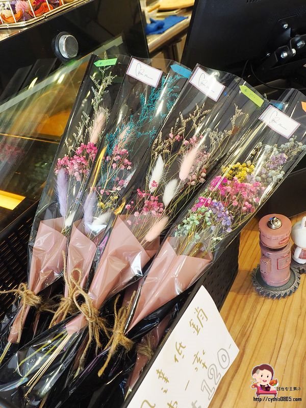 桃園中壢美食-Alley May 五月巷-健行科大溫馨小店，餐點好吃還有隱藏版仙氣拍照區 @民宿女王芽月-美食.旅遊.全台趴趴走