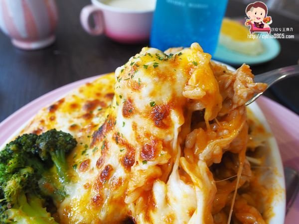 桃園中壢美食-Alley May 五月巷-健行科大溫馨小店，餐點好吃還有隱藏版仙氣拍照區 @民宿女王芽月-美食.旅遊.全台趴趴走