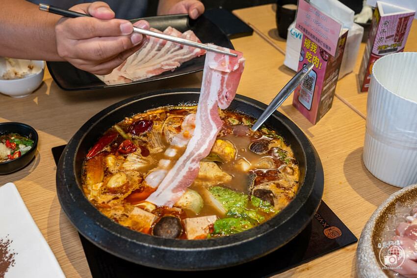 台中市北區肉多多火鍋台中進化店 | 這間台中鍋物連續3年網路評價第1！最低349元起還有免費自助吧～