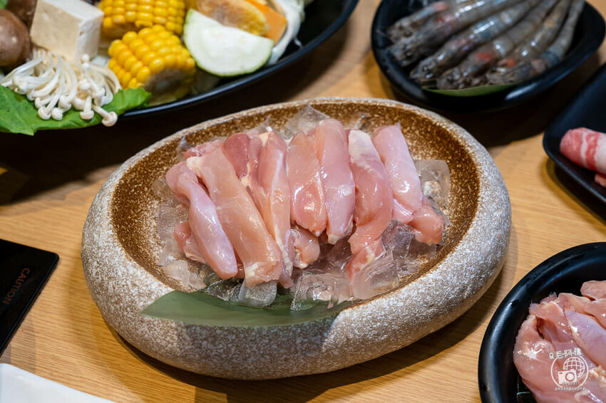 台中市北區肉多多火鍋台中進化店 | 這間台中鍋物連續3年網路評價第1！最低349元起還有免費自助吧～