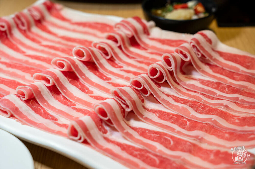 台中市北區肉多多火鍋台中進化店 | 這間台中鍋物連續3年網路評價第1！最低349元起還有免費自助吧～