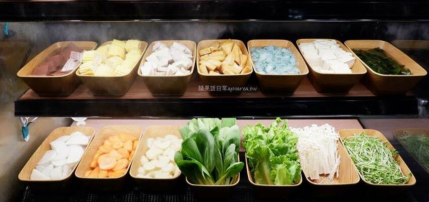 肉多多火鍋。近一中商圈268元鮮蔬自助吧吃到飽，吸睛浮誇肉蛋糕生日慶生最特別！台中進化店 - 🍎 蘋果話日常🍎