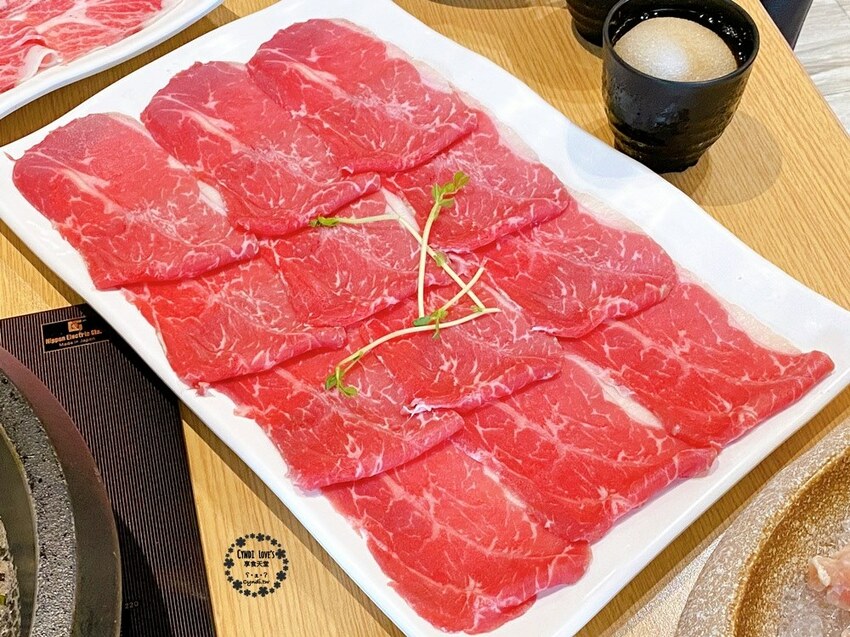 超浮誇16盎司肉蛋糕,生日慶生來肉多多火鍋 蔬食吧吃到飽還有爆炒火鍋冬天吃最對味 - Cyndi loves享食天堂