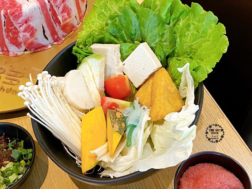 超浮誇16盎司肉蛋糕,生日慶生來肉多多火鍋 蔬食吧吃到飽還有爆炒火鍋冬天吃最對味 - Cyndi loves享食天堂