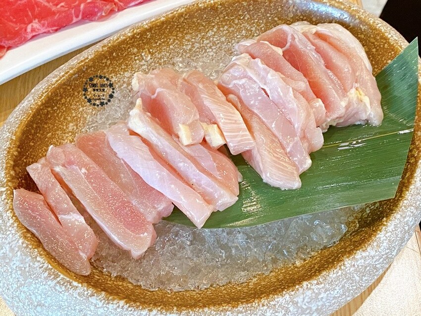 超浮誇16盎司肉蛋糕,生日慶生來肉多多火鍋 蔬食吧吃到飽還有爆炒火鍋冬天吃最對味 - Cyndi loves享食天堂