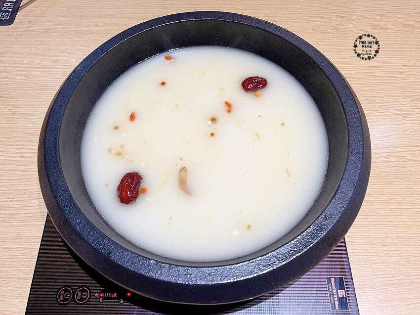 全台最大火鍋集團樂多多集團旗下爆紅名店肉多多火鍋來台中了,新菜單海陸雙絕真的超級威猛 - Cyndi love’s 享食天堂