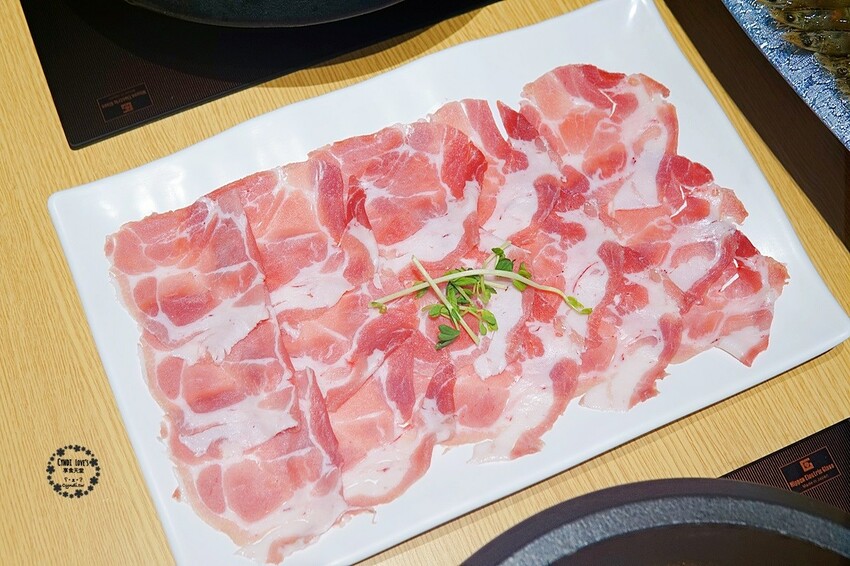 全台最大火鍋集團樂多多集團旗下爆紅名店肉多多火鍋來台中了,新菜單海陸雙絕真的超級威猛 - Cyndi love’s 享食天堂