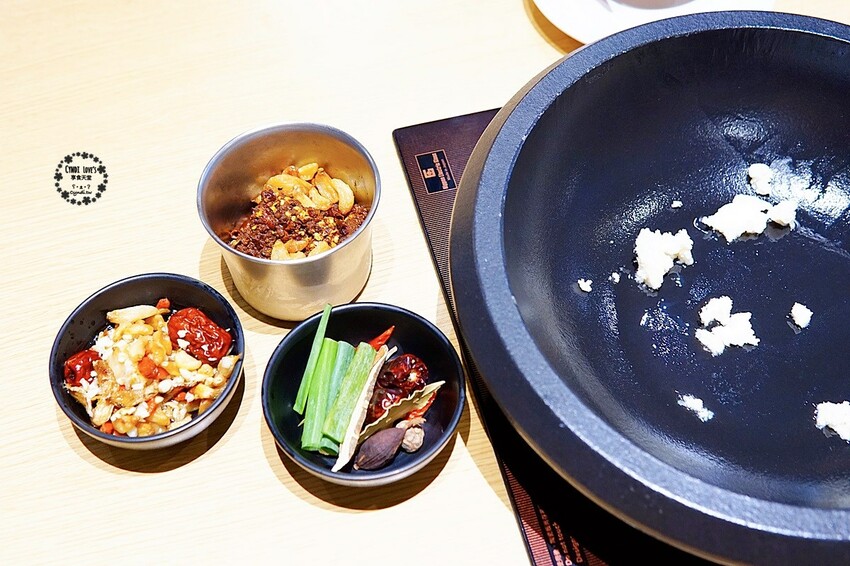 全台最大火鍋集團樂多多集團旗下爆紅名店肉多多火鍋來台中了,新菜單海陸雙絕真的超級威猛 - Cyndi love’s 享食天堂