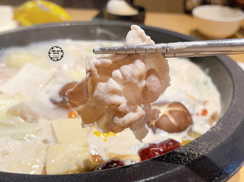 全台最大火鍋集團樂多多集團旗下爆紅名店肉多多火鍋來台中了,新菜單海陸雙絕真的超級威猛 - Cyndi love’s 享食天堂