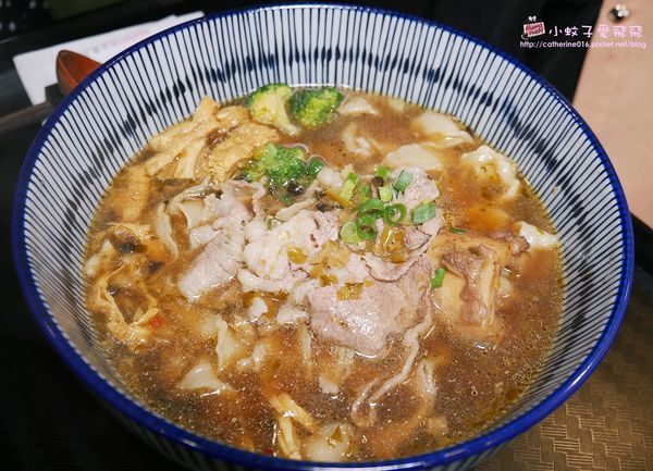 18 酸湯肥牛霜降寬麵.JPG