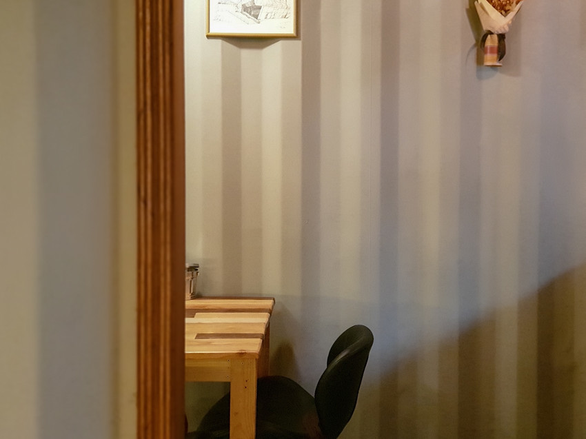 source: imgur.com 高雄美食||4C倉庫咖啡-超隱密的設計咖啡館,藏在倉庫群裡||鼓山區、不限時咖啡廳