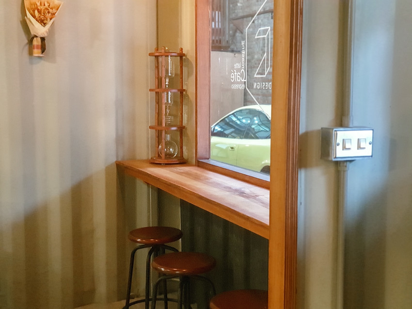 source: imgur.com 高雄美食||4C倉庫咖啡-超隱密的設計咖啡館,藏在倉庫群裡||鼓山區、不限時咖啡廳