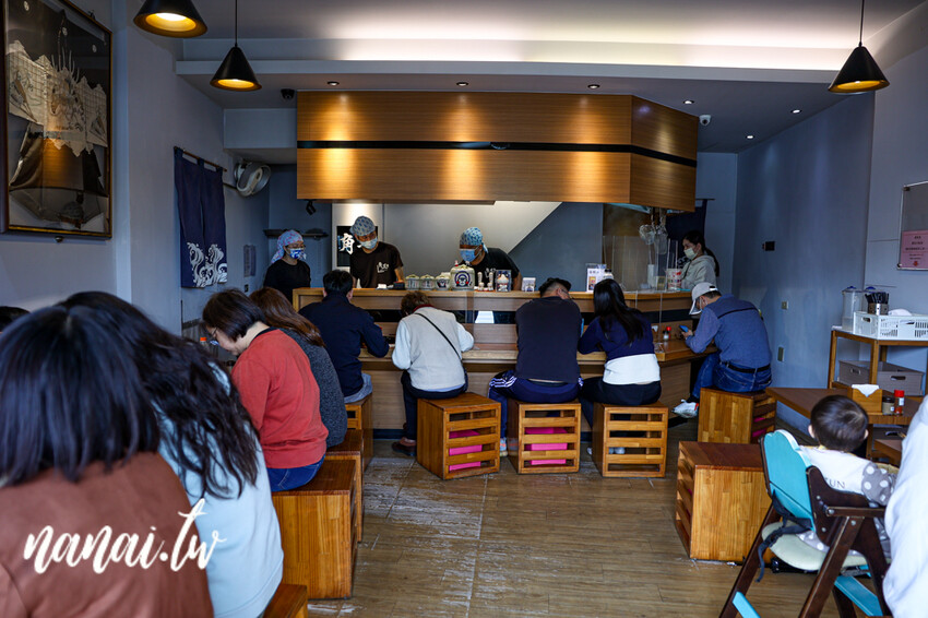 員林在地人私藏日式拉麵店!必點期間限定魔物燒豚,整塊軟骨肉長15公分。