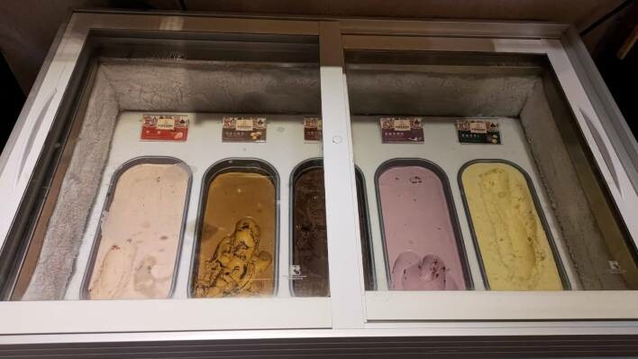 【三峽美食】蒙古紅蒙古火鍋，道地蒙古麻辣鍋 | 安格斯牛、海鮮吃到飽