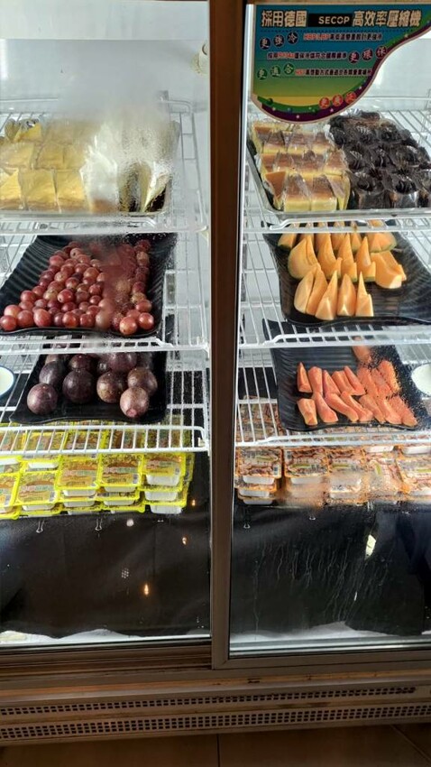 【三峽美食】蒙古紅蒙古火鍋，道地蒙古麻辣鍋 | 安格斯牛、海鮮吃到飽