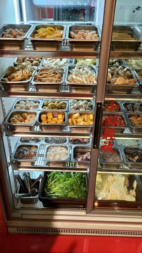 【三峽美食】蒙古紅蒙古火鍋，道地蒙古麻辣鍋 | 安格斯牛、海鮮吃到飽