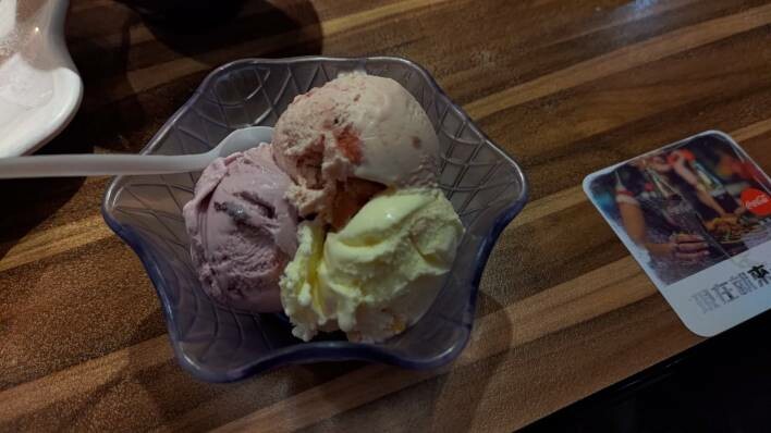 【三峽美食】蒙古紅蒙古火鍋，道地蒙古麻辣鍋 | 安格斯牛、海鮮吃到飽