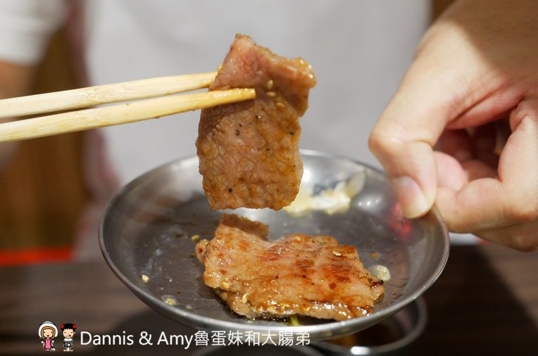 《新竹燒肉店》大阪燒肉燒魂Yakikon新竹店。貼心桌邊燒肉服務品嚐優質肉品的美味︱新竹火車站附近餐廳推薦(影片) 《新竹燒肉店》大阪燒肉燒魂Yakikon新竹店。貼心桌邊燒肉服務品嚐優質肉品的美味︱新竹火車站附近餐廳推薦(影片)