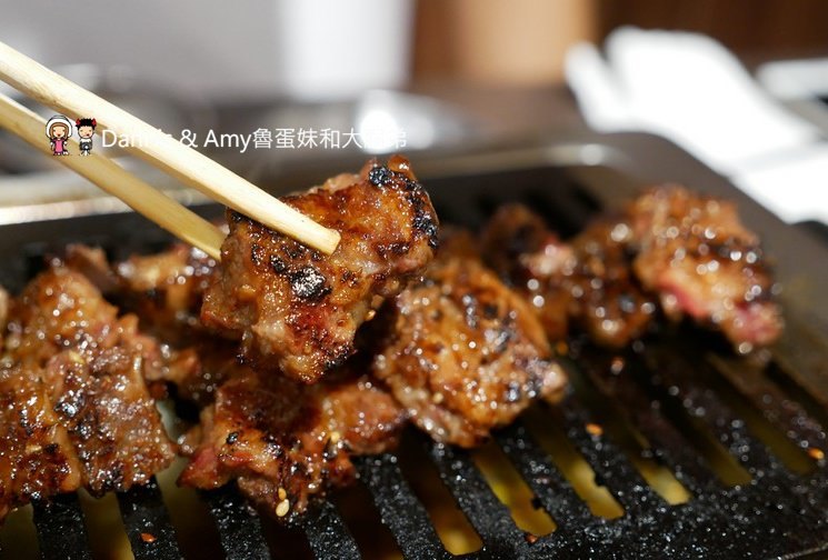 《新竹燒肉店》大阪燒肉燒魂Yakikon新竹店。貼心桌邊燒肉服務品嚐優質肉品的美味︱新竹火車站附近餐廳推薦(影片) 《新竹燒肉店》大阪燒肉燒魂Yakikon新竹店。貼心桌邊燒肉服務品嚐優質肉品的美味︱新竹火車站附近餐廳推薦(影片)