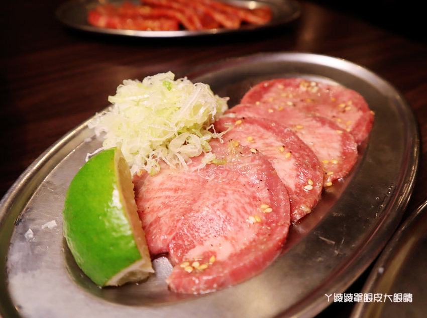 新竹燒肉推薦大阪燒肉燒魂Yakikon，新竹火車站附近美食餐廳！氣氛超嗨的燒烤店，每月一日無限暢飲