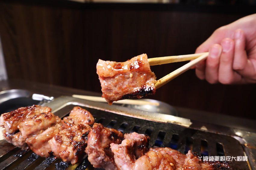 新竹燒肉推薦大阪燒肉燒魂Yakikon，新竹火車站附近美食餐廳！氣氛超嗨的燒烤店，每月一日無限暢飲