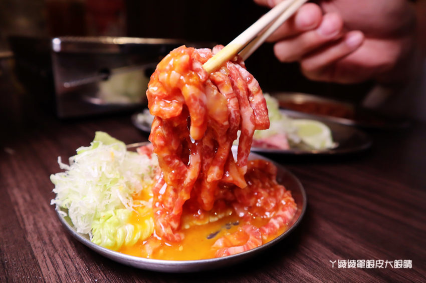 新竹燒肉推薦大阪燒肉燒魂Yakikon，新竹火車站附近美食餐廳！氣氛超嗨的燒烤店，每月一日無限暢飲