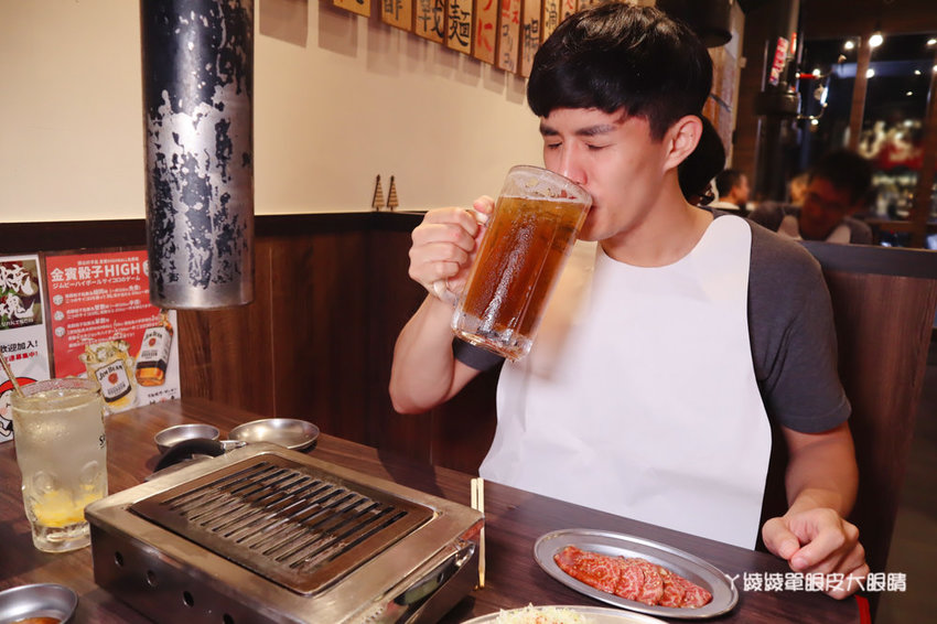 新竹燒肉推薦大阪燒肉燒魂Yakikon，新竹火車站附近美食餐廳！氣氛超嗨的燒烤店，每月一日無限暢飲