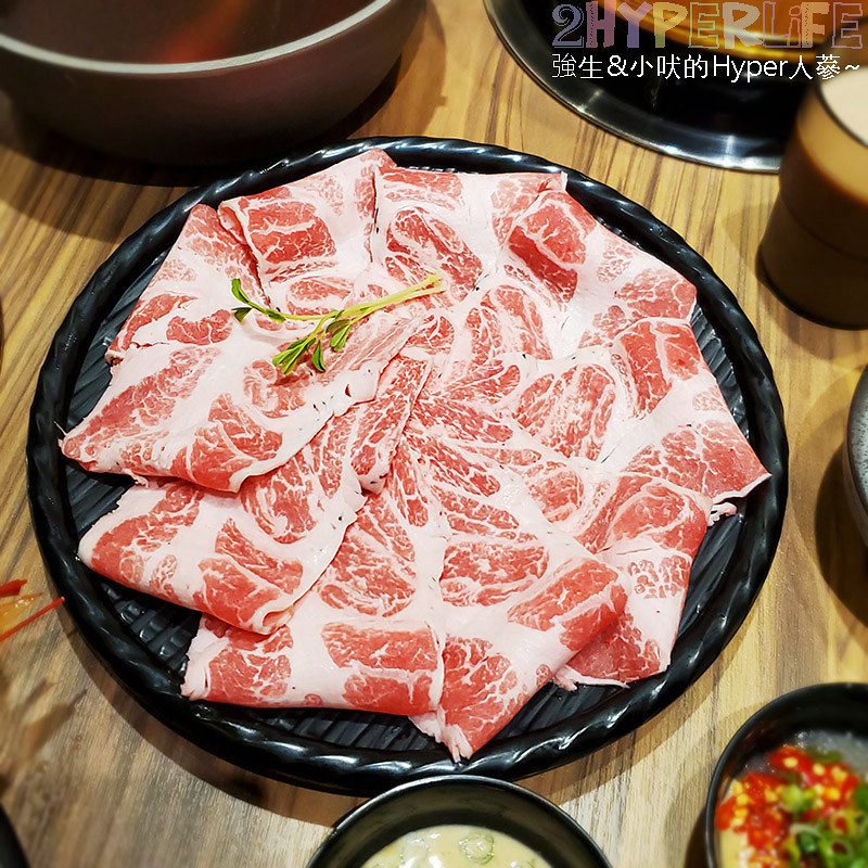 良食煮意有機鍋物│豐富有機葉菜隨你吃，飲料冰品自助吧也無限飲用，麻油烏骨雞鍋限量上市快趁立冬補一波～～ @強生與小吠的Hyper人蔘~