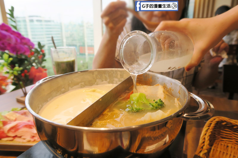 老椰兄新泰式料理.泰式餐廳.泰式鴛鴦鍋.椰奶.檸檬香茅.泰式打拋豬煎餃.個人定食.ATT 4 Recharge