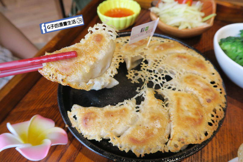 老椰兄新泰式料理.泰式餐廳.泰式鴛鴦鍋.椰奶.檸檬香茅.泰式打拋豬煎餃.個人定食.ATT 4 Recharge