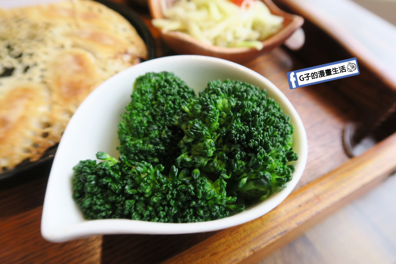 老椰兄新泰式料理.泰式餐廳.泰式鴛鴦鍋.椰奶.檸檬香茅.泰式打拋豬煎餃.個人定食.ATT 4 Recharge