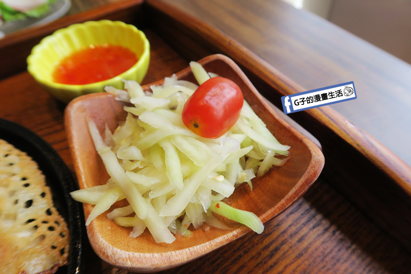 老椰兄新泰式料理.泰式餐廳.泰式鴛鴦鍋.椰奶.檸檬香茅.泰式打拋豬煎餃.個人定食.ATT 4 Recharge