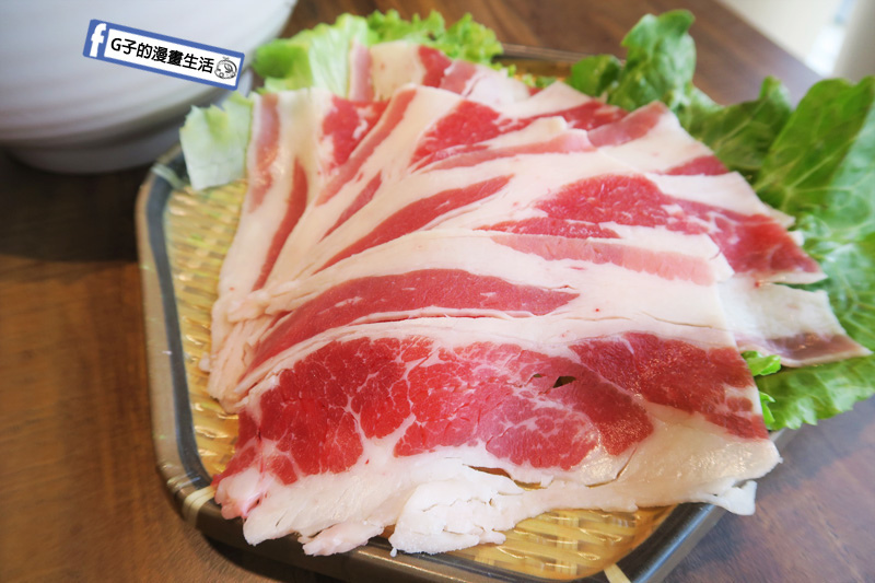 老椰兄新泰式料理.泰式餐廳.泰式鴛鴦鍋.椰奶.檸檬香茅.泰式打拋豬煎餃.個人定食.ATT 4 Recharge