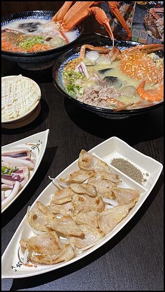 【台中大里美食推薦】秋意濃濃就是來【霸氣螃蟹海鮮粥 】新品松 【台中大里美食推薦】秋意濃濃就是來【霸氣螃蟹海鮮粥 】新品松