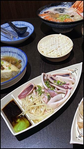 【台中大里美食推薦】秋意濃濃就是來【霸氣螃蟹海鮮粥 】新品松 【台中大里美食推薦】秋意濃濃就是來【霸氣螃蟹海鮮粥 】新品松