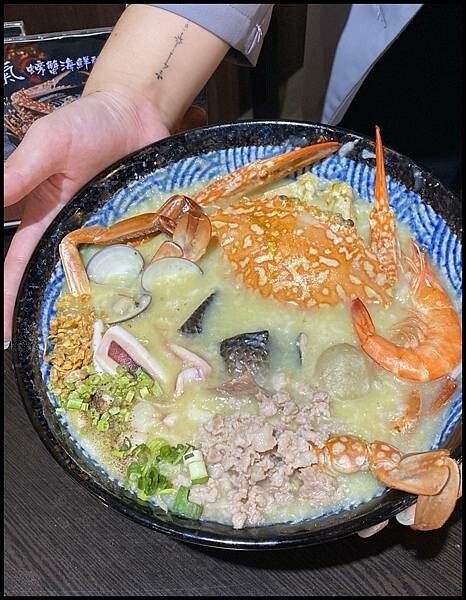 【台中大里美食推薦】秋意濃濃就是來【霸氣螃蟹海鮮粥 】新品松 【台中大里美食推薦】秋意濃濃就是來【霸氣螃蟹海鮮粥 】新品松
