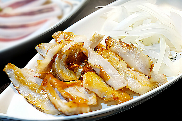 /tmp/phpUYeOq1 /tmp/phpUYeOq1