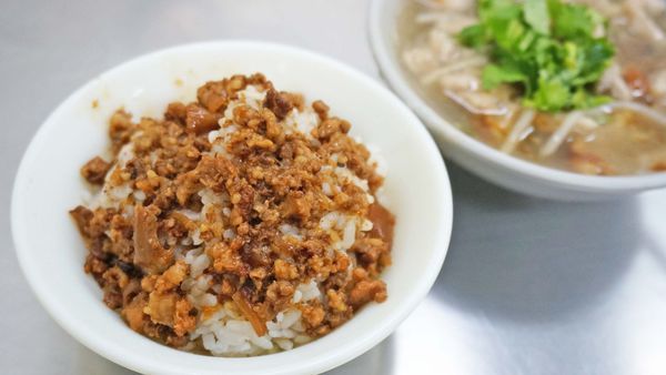 【台北美食】肉羹魯肉飯-沒有店名的超級美味小吃店
